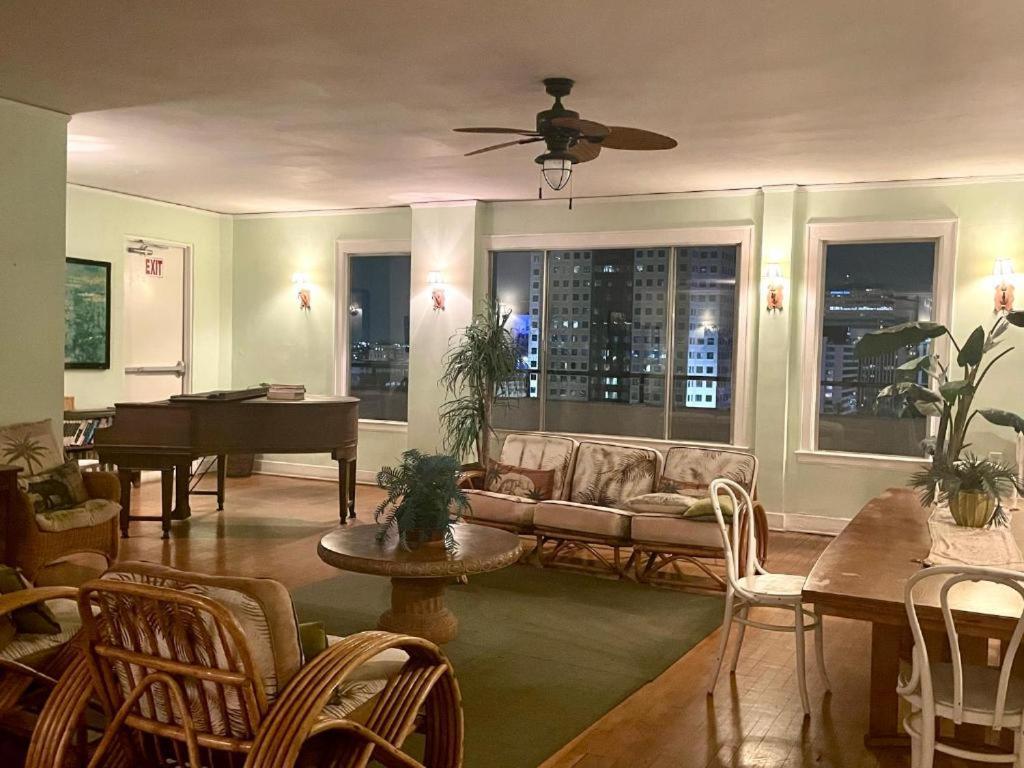 Private Cozy Studio, Peek A Boo Ocean View For 2 Лонг Бийч Екстериор снимка